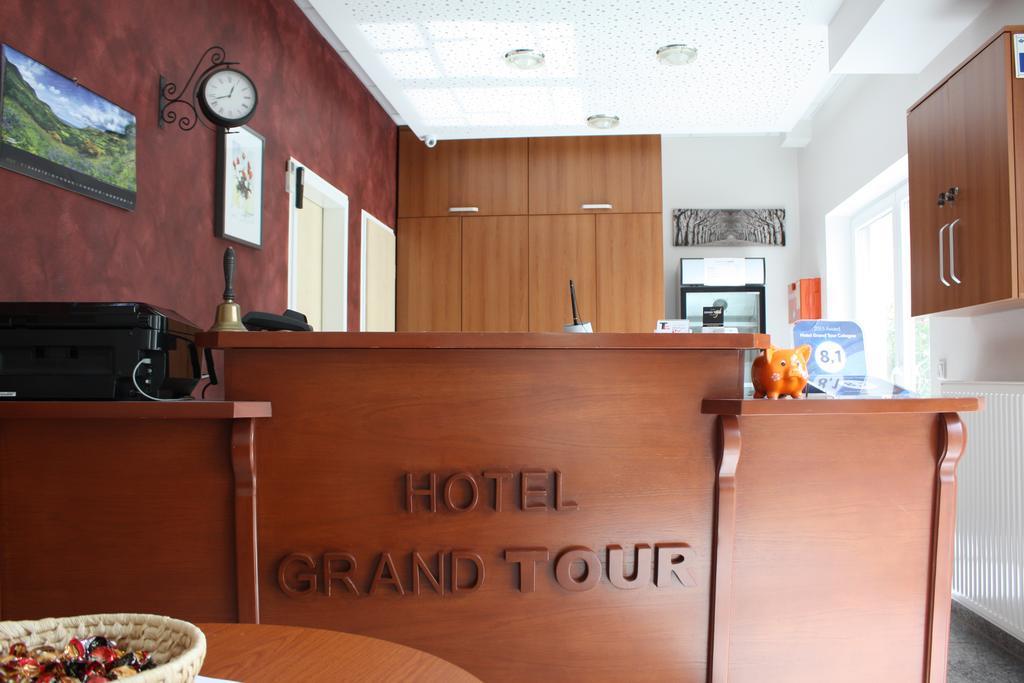 Hotel Grand Tour